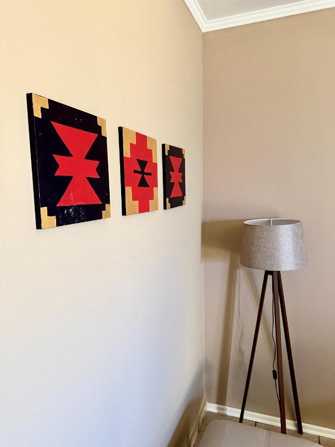 Amos City Center Apartment Tirana Eksteriør billede